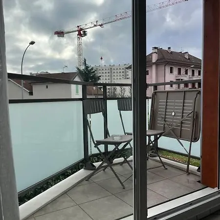 Appartement Joli T2 Dans *